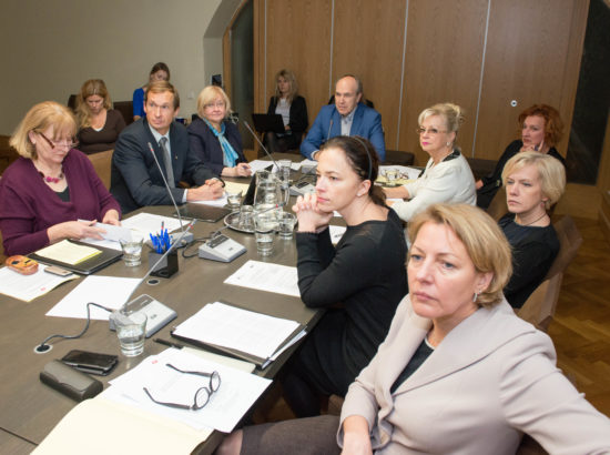 Komisjoni istung, 15. detsember 2015